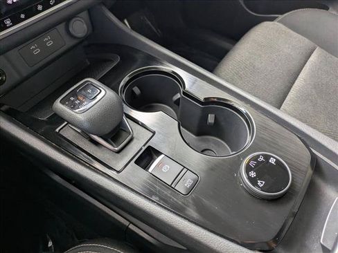 Used 2025 Nissan Rogue SV AWD/4WD image 11