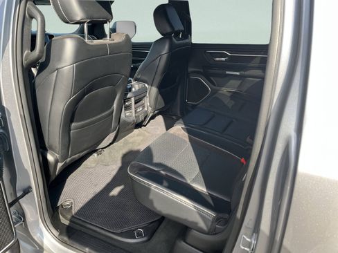 Used 2024 RAM 1500 Laramie AWD/4WD image 13