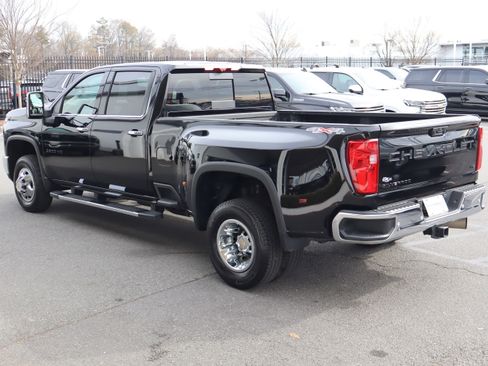 Used 2024 Chevrolet Silverado 3500 LTZ w/ LTZ Plus Package image 8