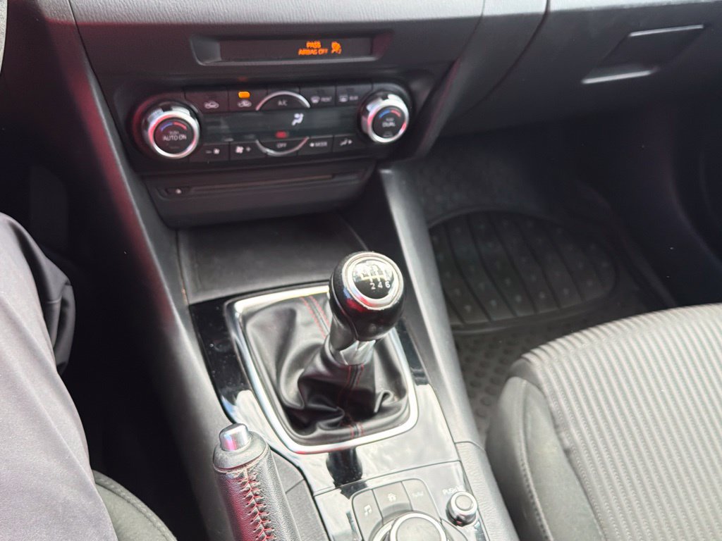 Used 2014 MAZDA MAZDA3 i Touring w/ Technology Package FWD image 8