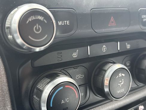 Used 2021 RAM 1500 Big Horn w/ Built-to-serve Edition image 19