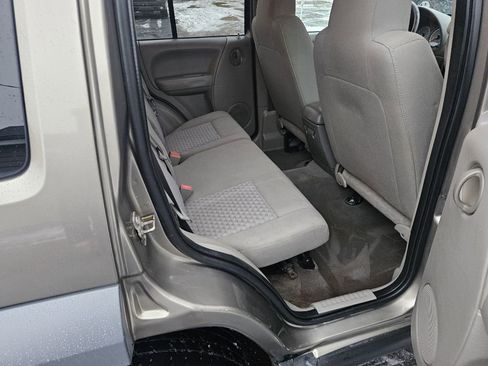 Used 2005 Jeep Liberty Sport image 15