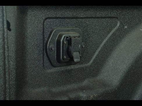 Used 2017 RAM 2500 Tradesman w/ Chrome Appearance Group image 15