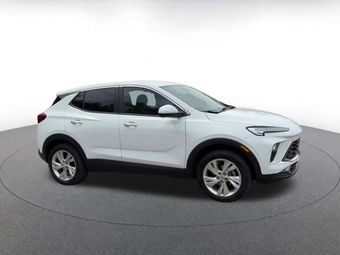 Used 2025 Buick Encore GX Preferred AWD/4WD image 2