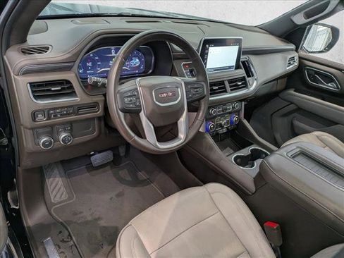 Used 2022 GMC Yukon SLT w/ SLT Premium Package image 10