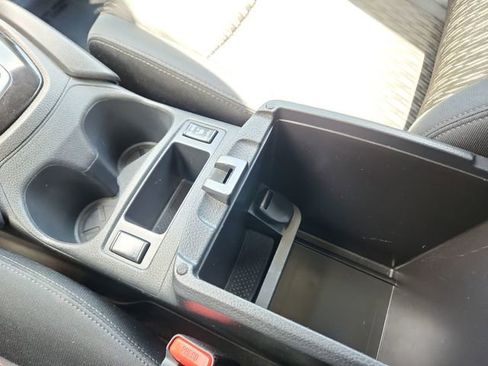 Used 2017 Nissan Rogue S FWD image 40