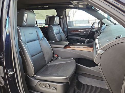Used 2021 Cadillac Escalade ESV Premium Luxury w/ Driver Assist Tech Package image 27