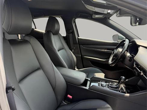 Used 2019 MAZDA MAZDA3 Hatchback w/ Preferred Package FWD image 31