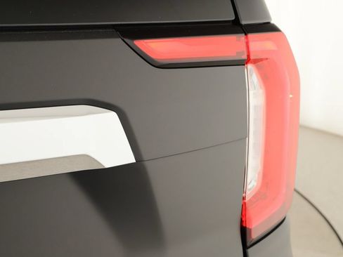 Used 2022 GMC Yukon SLE w/ Gmc Pro Safety Plus Package RWD image 31