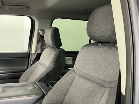 Used 2025 Ford Expedition Active image 16