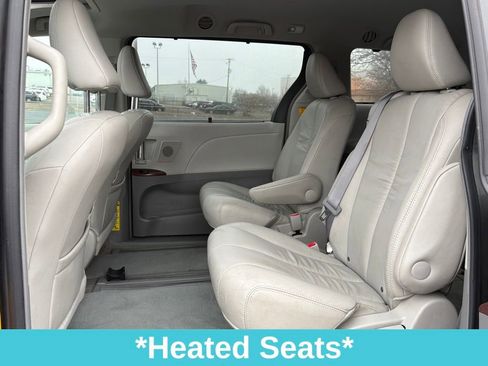 Used 2011 Toyota Sienna XLE image 16