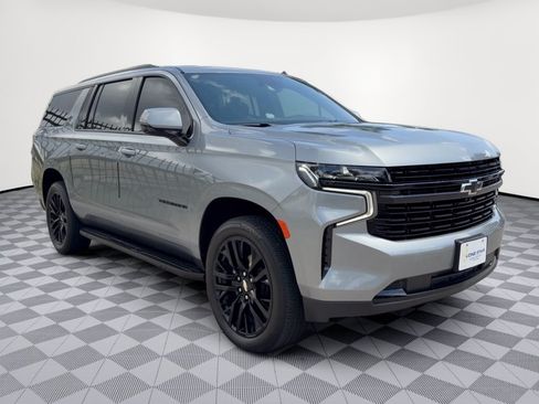 Used 2024 Chevrolet Suburban RST w/ Luxury Package RWD image 7