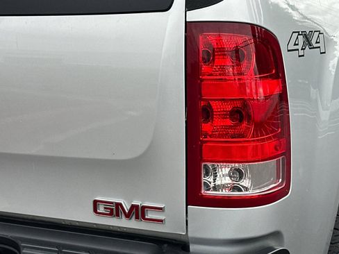 Used 2014 GMC Sierra 3500 SLT w/ SLT Convenience Package image 41