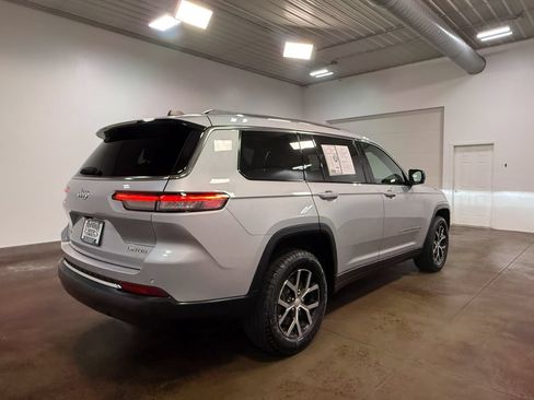 Used 2023 Jeep Grand Cherokee L Limited AWD/4WD image 34