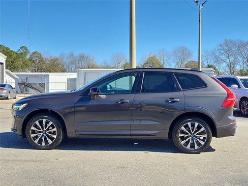 Used 2023 Volvo XC60 B5 Plus AWD/4WD image 27