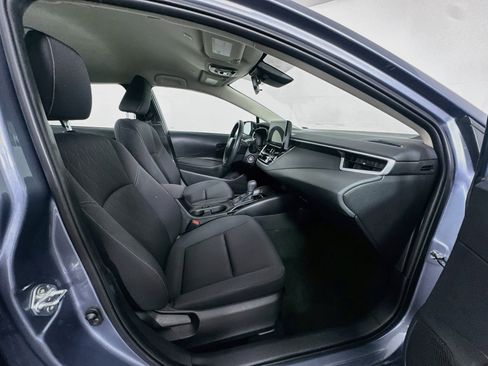 Used 2025 Toyota Corolla LE FWD image 29