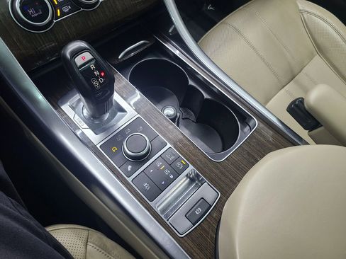 Used 2016 Land Rover Range Rover Sport HSE image 35