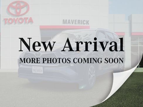 Used 2024 Toyota Highlander XLE FWD image 1