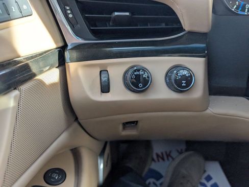 Used 2019 Cadillac Escalade ESV Platinum image 21