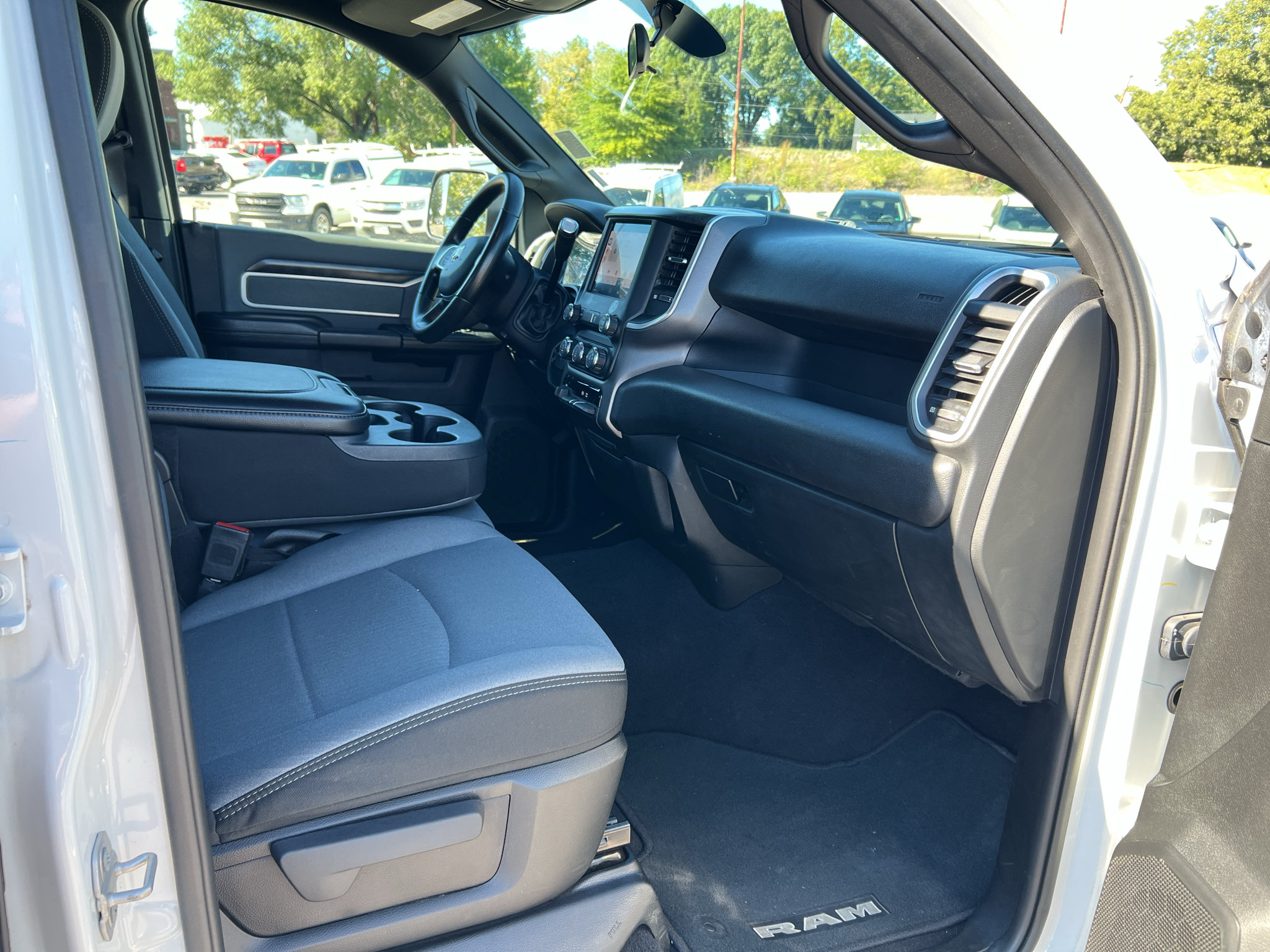 Used 2022 RAM 2500 Big Horn AWD/4WD image 9