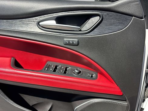Used 2019 Alfa Romeo Stelvio AWD w/ Nero Edizione image 15