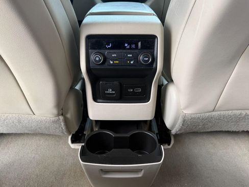 Used 2020 GMC Acadia Denali image 31