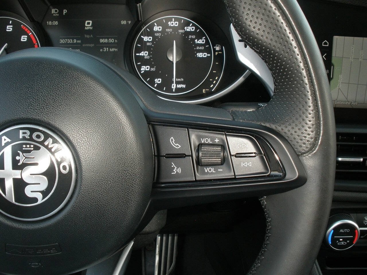 Used 2023 Alfa Romeo Giulia Sprint RWD image 40