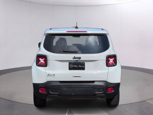 Used 2023 Jeep Renegade Latitude AWD/4WD image 4