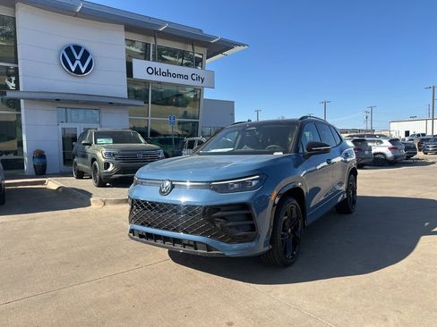 New 2026 Volkswagen Tiguan SE R-Line AWD/4WD image 1