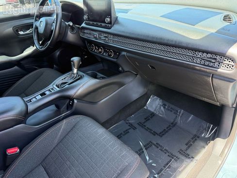 Certified 2025 Honda HR-V Sport image 30