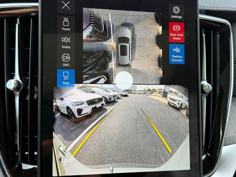 New 2026 Volvo XC90 B6 Ultra w/ Protection Package AWD/4WD image 17