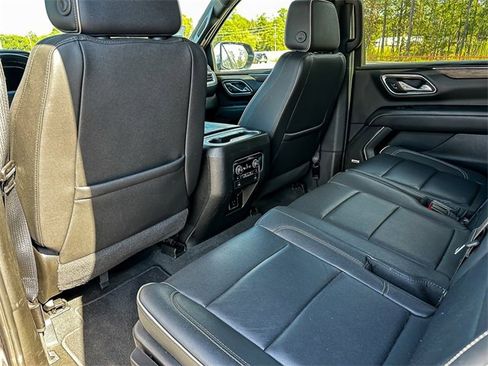 Used 2024 Chevrolet Suburban Premier image 27