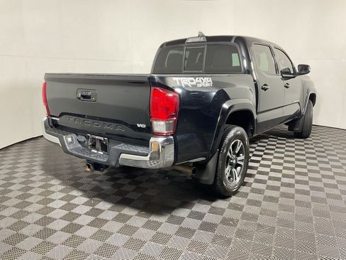 Used 2016 Toyota Tacoma TRD Sport w/ Towing Package image 14