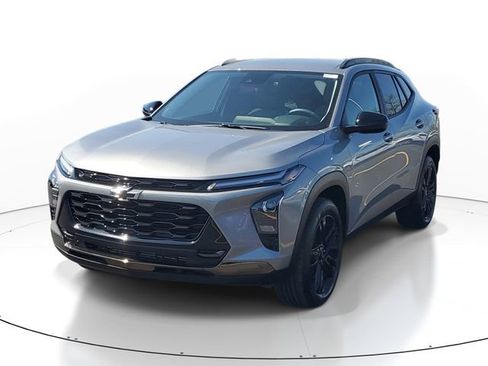 Certified 2025 Chevrolet Trax ACTIV w/ Driver Confidence Package FWD image 2