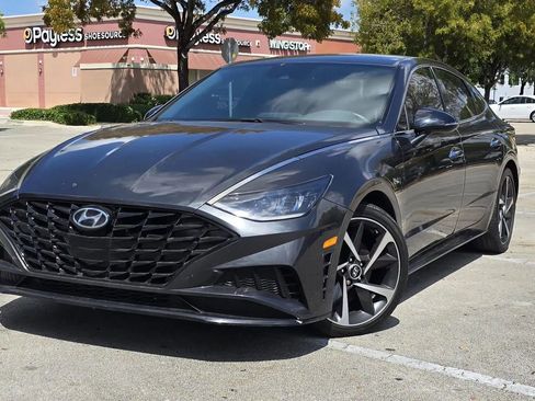 Used 2021 Hyundai Sonata SEL Plus w/ Preferred Accessory Package image 3