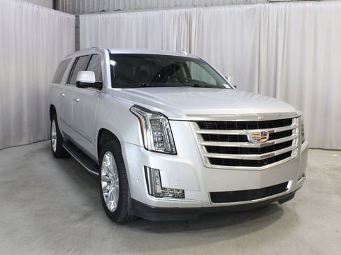 Used 2020 Cadillac Escalade ESV Premium Luxury AWD/4WD image 39