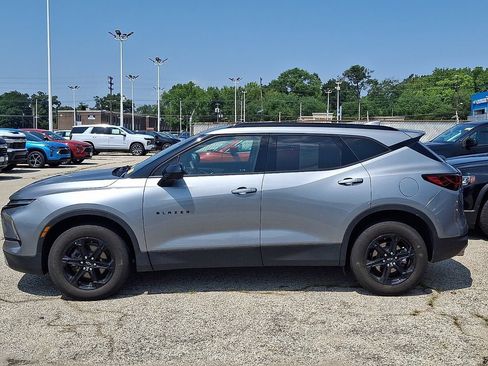Used 2023 Chevrolet Blazer LT w/ Midnight/Sport Edition FWD image 5