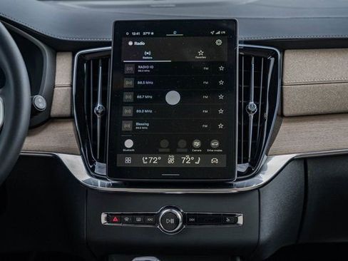 New 2026 Volvo XC90 B6 Plus image 21