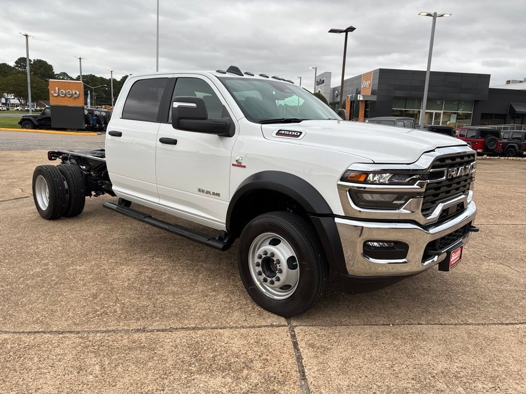 New 2026 RAM 4500 4x4 Crew Cab DRW image 8