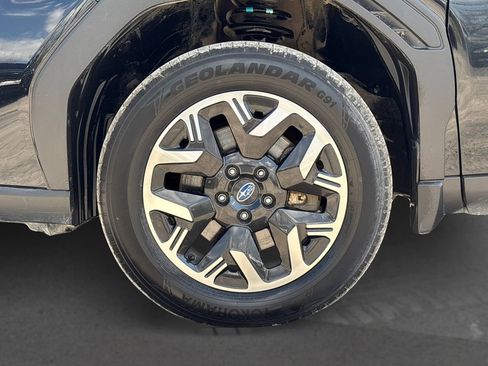 Used 2025 Subaru Forester Premium AWD/4WD image 12