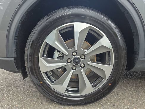 Certified 2024 Ford Escape Platinum AWD/4WD image 33
