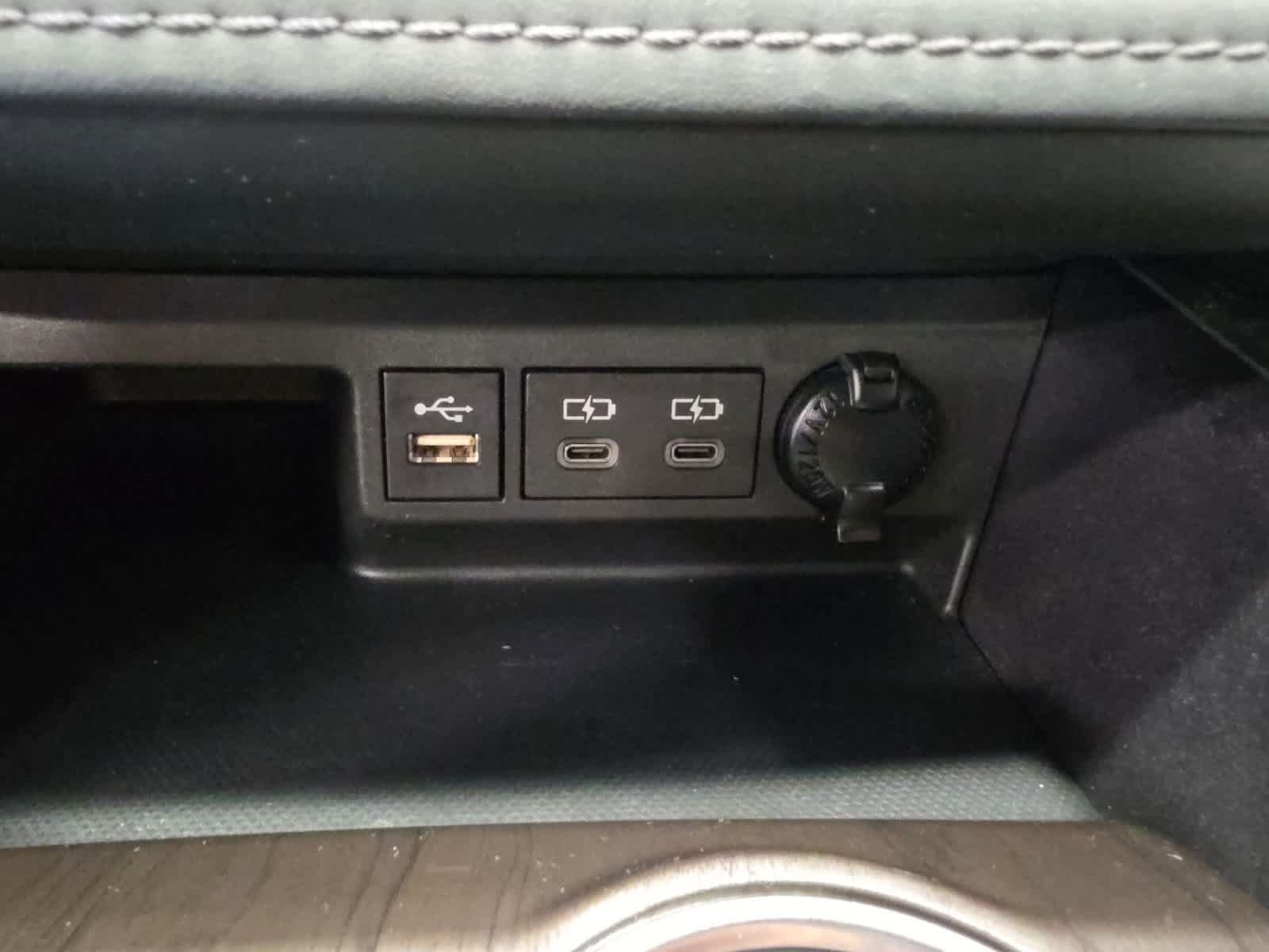 Used 2023 Toyota Highlander Limited AWD/4WD image 28