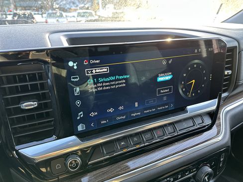 Used 2022 Chevrolet Silverado 1500 LT Trail Boss w/ Convenience Package II image 19