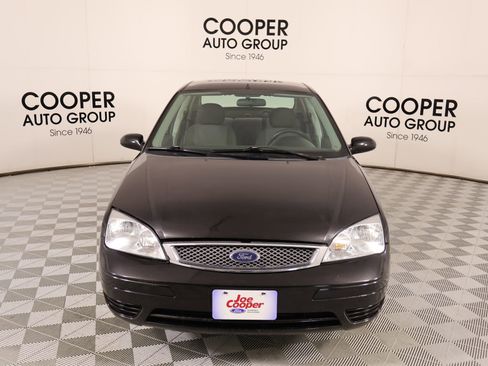 Used 2007 Ford Focus S FWD image 7