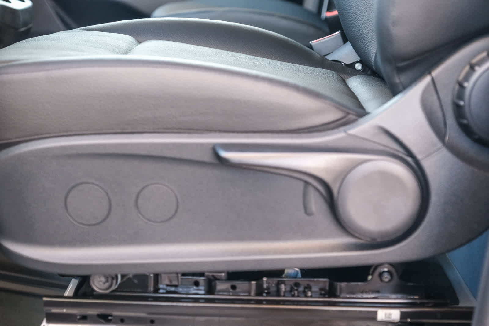 New 2025 Mercedes-Benz eSprinter 170 Cargo image 25