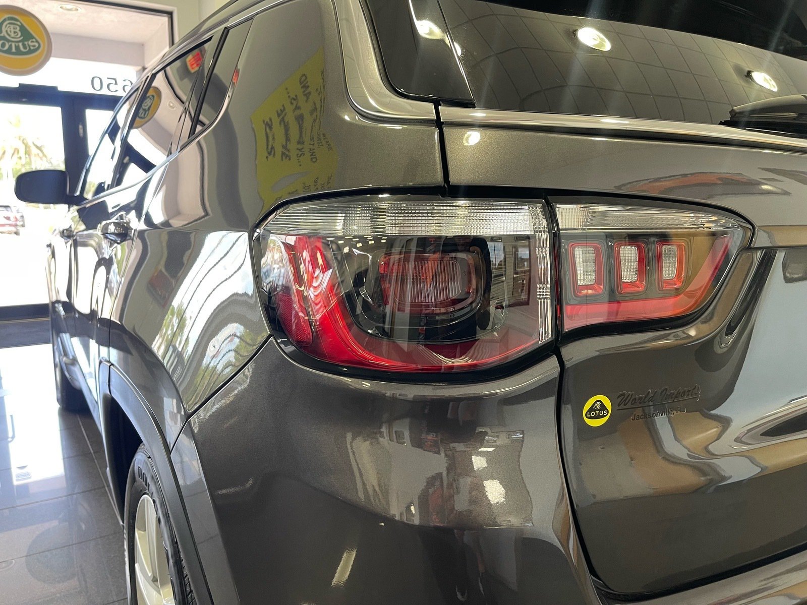 Used 2022 Jeep Compass Latitude FWD image 15
