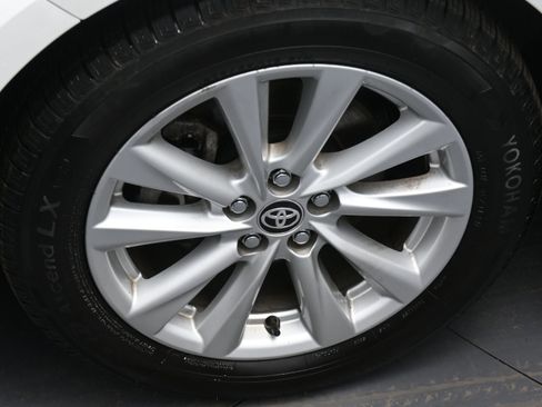 Used 2023 Toyota Corolla SE image 17