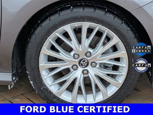 Used 2018 Toyota Camry XLE image 10