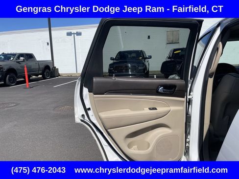 Used 2019 Jeep Grand Cherokee Overland AWD/4WD image 27
