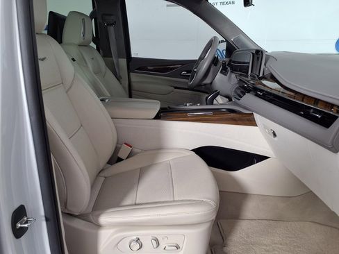 Used 2022 Cadillac Escalade Premium Luxury Platinum image 10